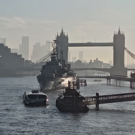 A sunny morning over the Thames